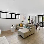 Modern 3br Near Uq, St Lucia * Brisbane