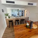 Skyline Escape - 3 Bedroom With River Views Apartment *