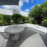 Walk To James Street Peaceful Stay-Heated Pool