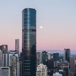 Stylish Brisbane Skytower Cbd Getaway - Skyline Pool, Gym, Fast Wi-Fi, River Walk, Botanical Gardens