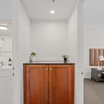 Story Bridge River Views, Pool, Sauna And Parking *