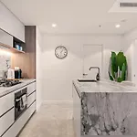 Apartment Queen's Wharf | Skyline Getaway | Pool + Views *