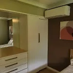 Apartment Breezy Entire 2 Bedroom Unit Floor Next To Uq *