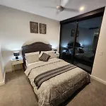 City And River View Apt With Infinity Pool, Spa, Sauna, Steam Room