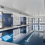 Central Brisbane Stay With Gym And Pool Access
