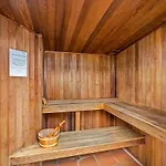 Apartment Story Bridge River Views, Pool, Sauna And Parking