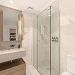 Apartment Queen's Wharf | South Bank & River Views | Pool