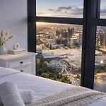 Apartment Crown's Jewel - Lv 53 Riverview Luxe On Qwr *