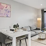 2Br Near Plaza And Garden City Walk To Bus Easy M3