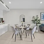 2br Near Sunnybank Plaza And Market Square Apartment *