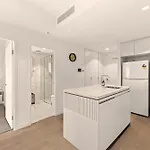 Apartment Queen's Wharf | South Bank & River Views | Pool *