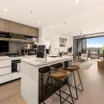 Queen's Wharf | Lights Escape + Pool, Parking Apartment *