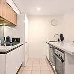 Apartment St Modern 1br Pool Parking Brisbane