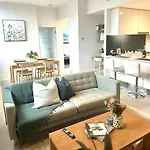 Cozy Valley In A Prime Location Apartment