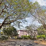 Apartment Comfy Near Gabba With Secure Parking
