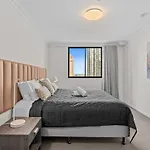 Apartment Story Bridge River Views, Pool, Sauna And Parking