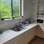 Breezy Entire 2 Bedroom Unit Floor Next To Uq * Brisbane