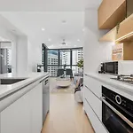 Apartment Landmark Queens Wharf 1br Wit Pool Gym And View