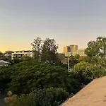 Breezy Entire 2 Bedroom Unit Floor Next To Uq Apartment *