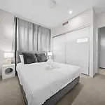 2br Near Sunnybank Plaza And Market Square Apartment