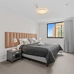 Apartment Story Bridge River Views, Pool, Sauna And Parking