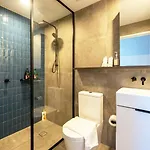 Apartment The Valley Edit | Designer Stay, Carpark + Pool -