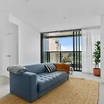 Premium Cbd Incredible River Views Apartment