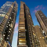 Skyline Escape - 3 Bedroom With River Views Apartment Brisbane