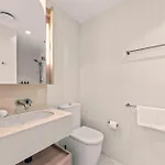 Queens Wharf 3br With 2 Parking Apartment