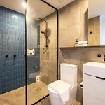 The Valley Edit | Designer Stay, Carpark + Pool - Apartment *