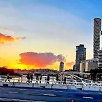Apartment Modern 2br In Highgate Hill Near Cbd