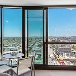 Skyline In Fortitude Valley Apartment