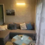 Breezy Entire 2 Bedroom Unit Top Floor Next To Uq