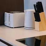 Modern 2Br Apartment On Coronation Drive, Toowong