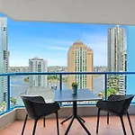 Apartment Story Bridge River Views, Pool, Sauna And Parking *