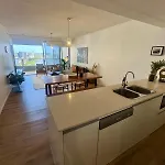 Skyline Escape - 3 Bedroom With River Views * Brisbane