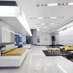 Tropical City Escape On Brisbane River