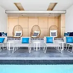 27Fl River & City Views + Balcony, Pool & Parking - Apartment