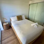 Skyline Escape - 3 Bedroom With River Views Brisbane