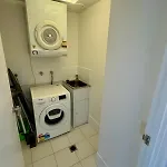Apartment Skyline Escape - 3 Bedroom With River Views *