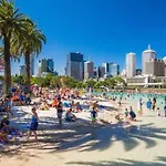 27Fl River & City Views + Balcony, Pool & Parking - Apartment