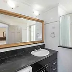 Anzac Executive Apartments Brisbane