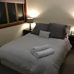 Elegant 4 Brm House In Exclusive New Farm