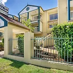 Toowong Inn & Suites