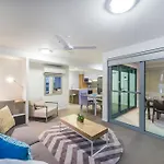 Link Portside Wharf Aparthotel