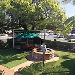 Aabon Apartments & Motel