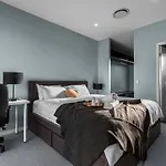 Luxury & Style 3 Bed Townhouse Manhattan Terraces