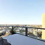 Sk1 - 2 Level 2 Bedroom Skyline Skyhome