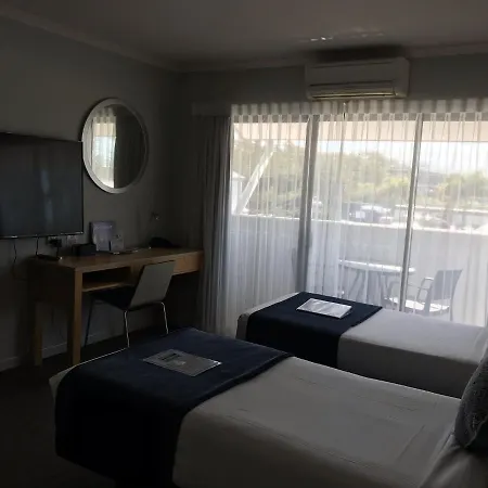 Manly Marina Cove Motel 4*