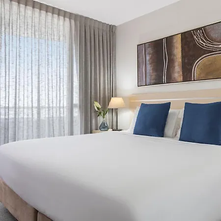 Oaks Aurora Aparthotel 4*